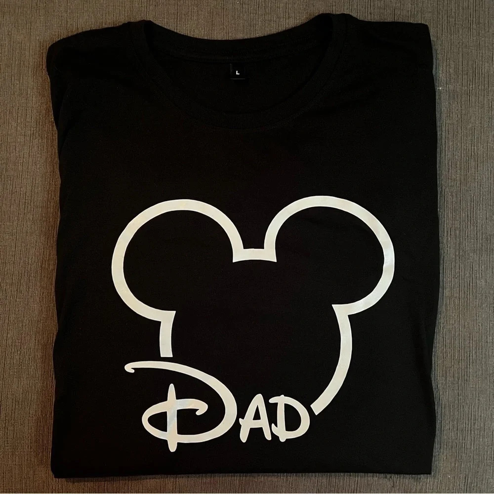 DAD Men’s Size Large Dad Mickey Mouse T-shirt - Disney family matching shirts